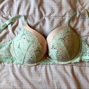 🚫SOLD🚫 Victoria’s Secret Sexy Push Up Bra